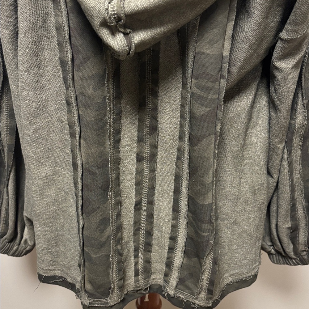 POL Camouflage Oversized Hoodie - Picture 5 of 8